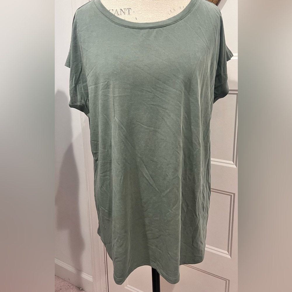 Super soft cotton sage green tshirt by Maurice’s XL